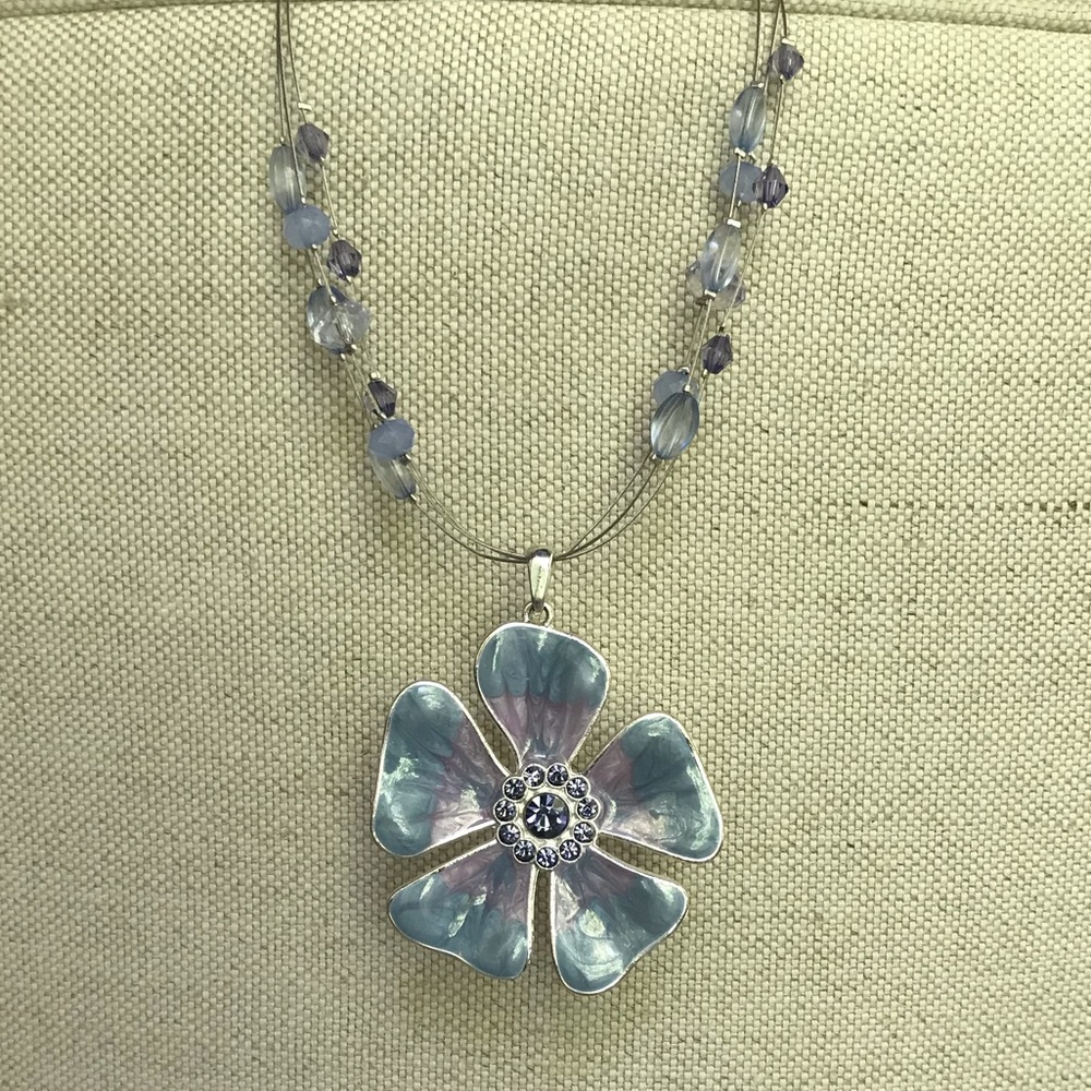 Flower Pendant Necklace